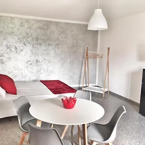 Red Tower Venice - 2 Mins From Vce Airport- Free Wifi Italy