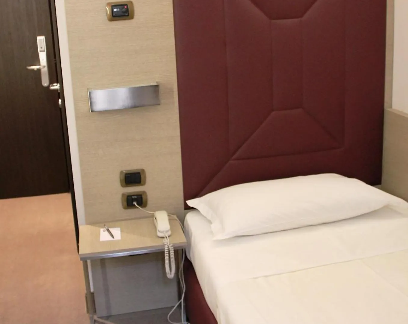Hotel Soperga Milano 3*,  Italia